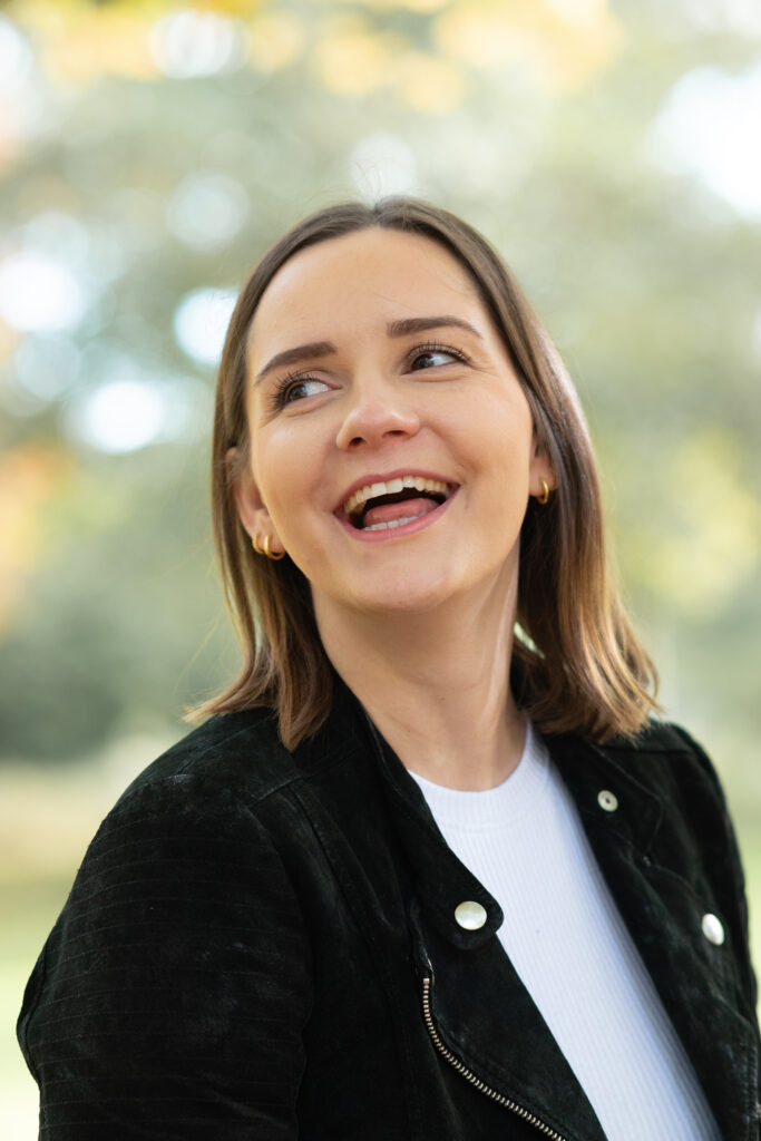Foto einer lächelnden Frau